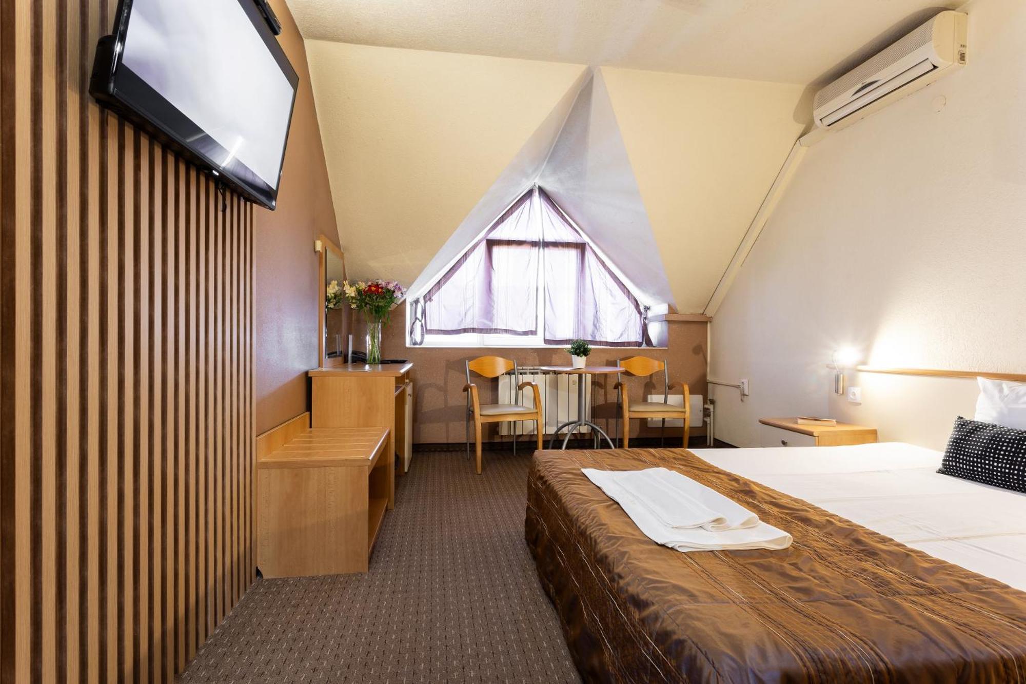 Brod - Free Parking 3*